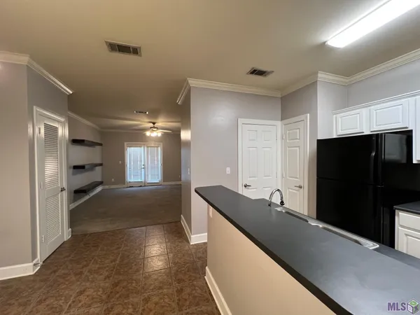 $1,295 | 153 Aspen Square, Unit 23, Denham Springs, LA 70726