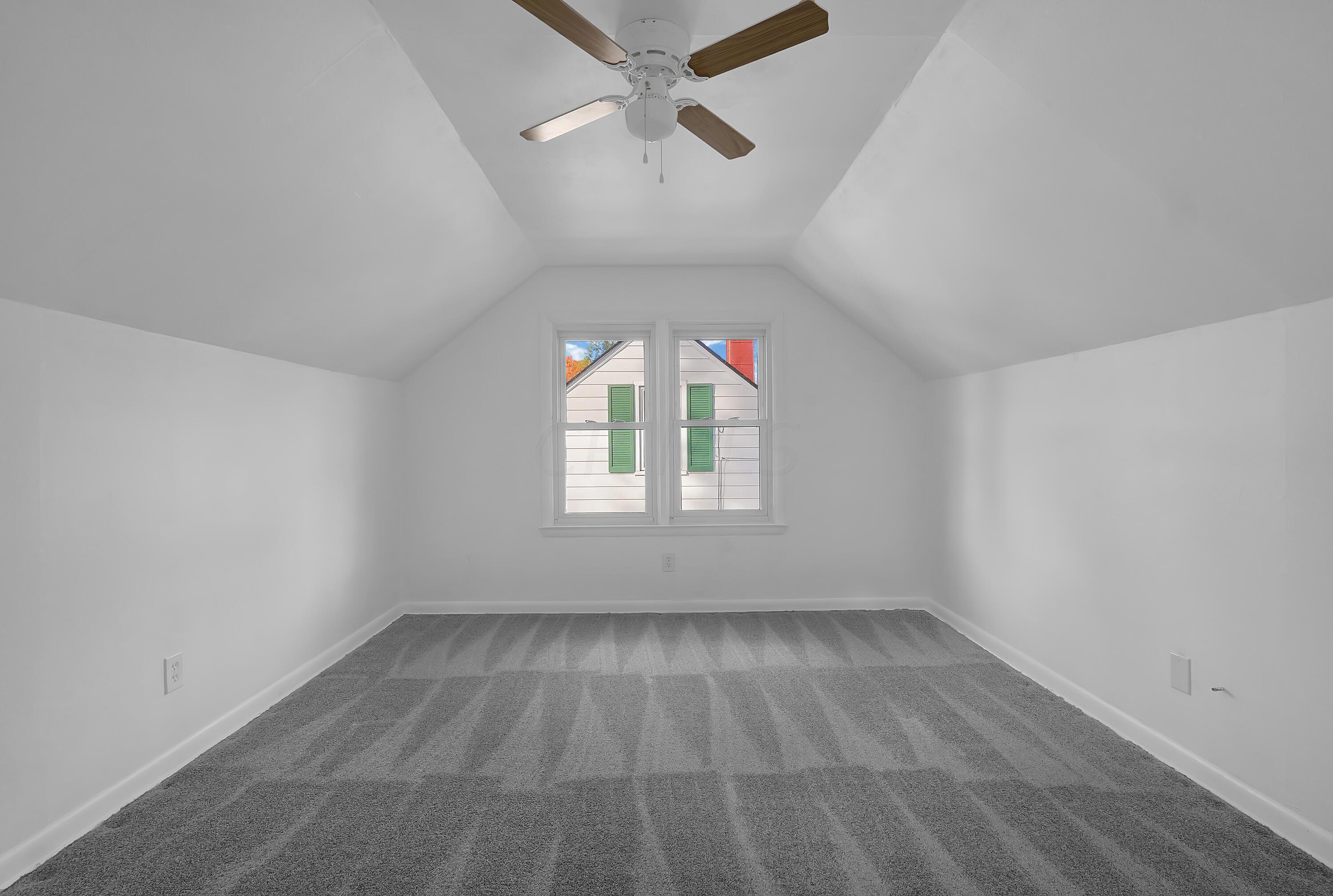 3760 Eisenhower Road Columbus, OH 43224 - Photo 14 of 18 DSC09636