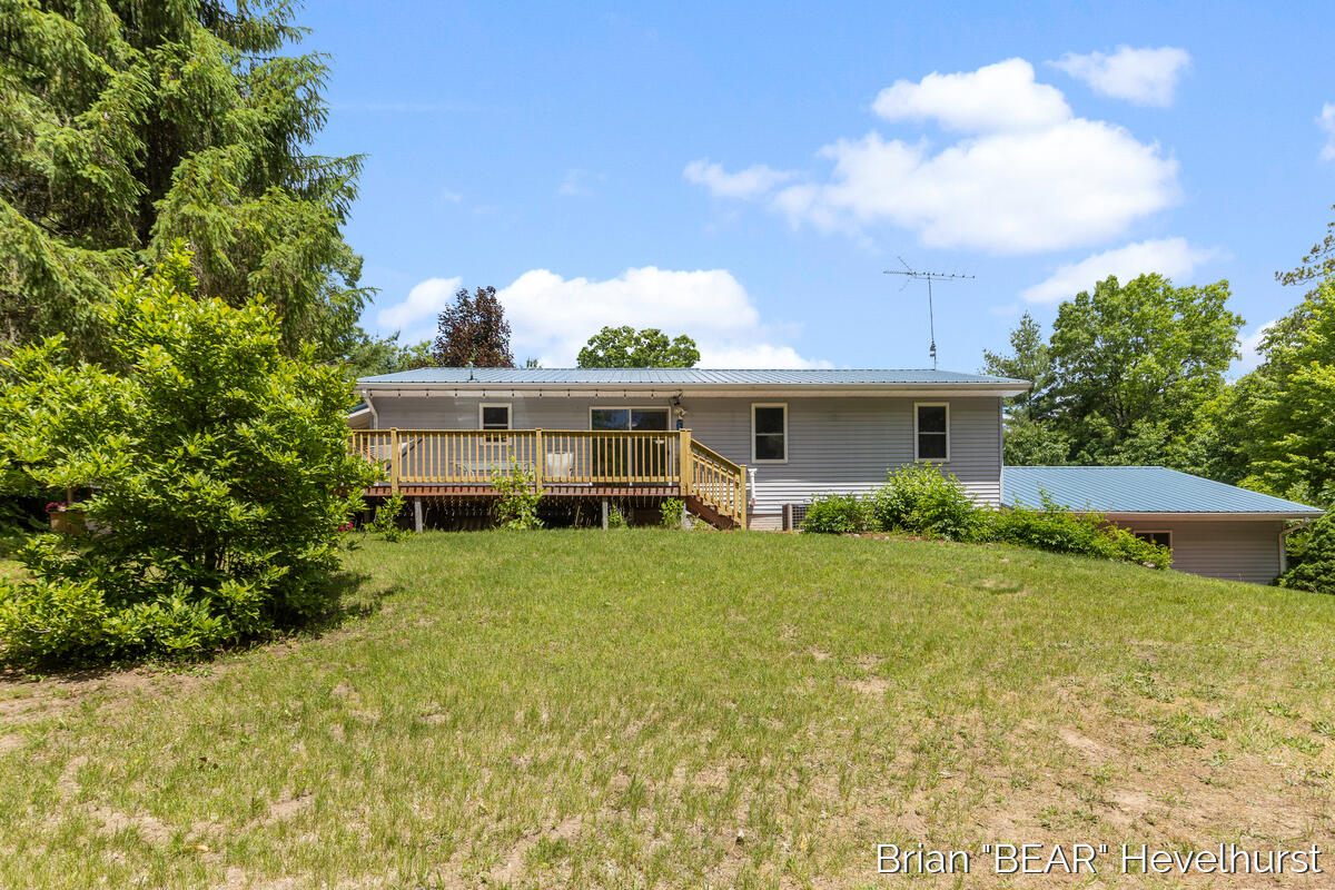 18249 8 Mile Road Stanwood, MI 49346 - Photo 31 of 36 18249-8-Mile_026