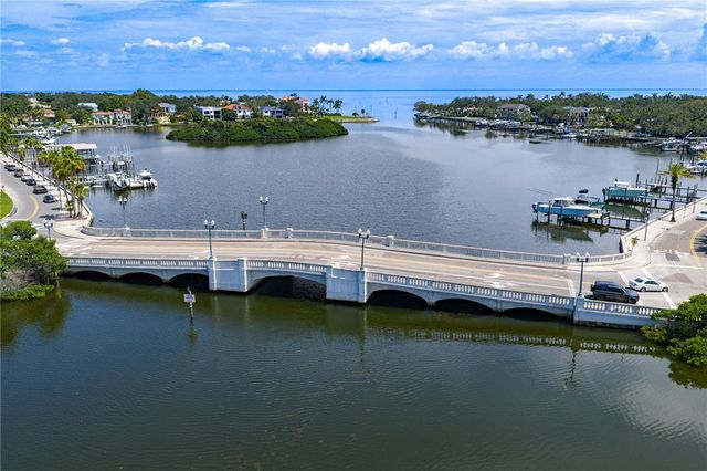 $4,500,000 | 420 Coffee Pot Riviera Northeast, St. Petersburg, FL 33704