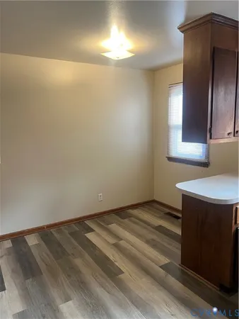 a view of empty room with window