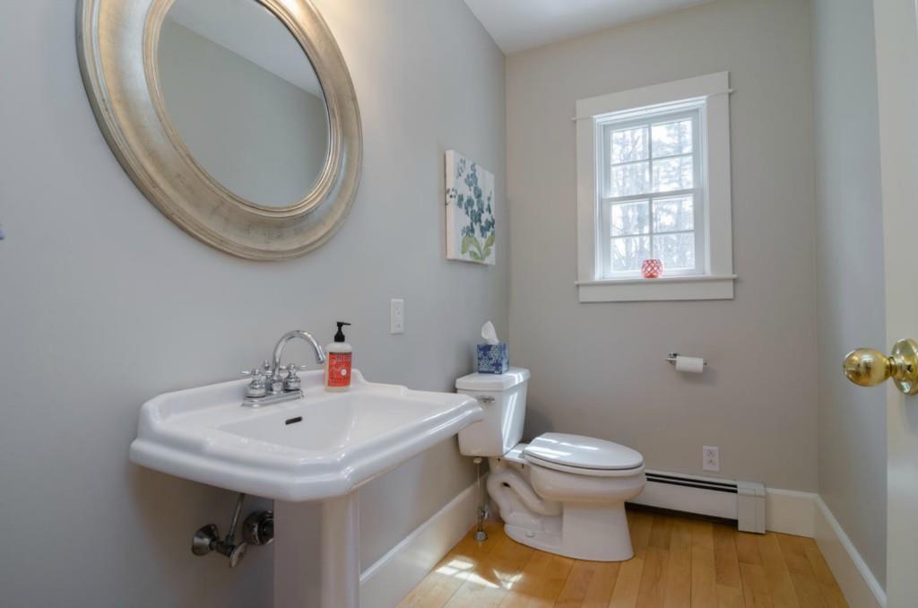 170 Grant Road Freeport, ME 04032 - Photo 20 of 33 Half Bath
