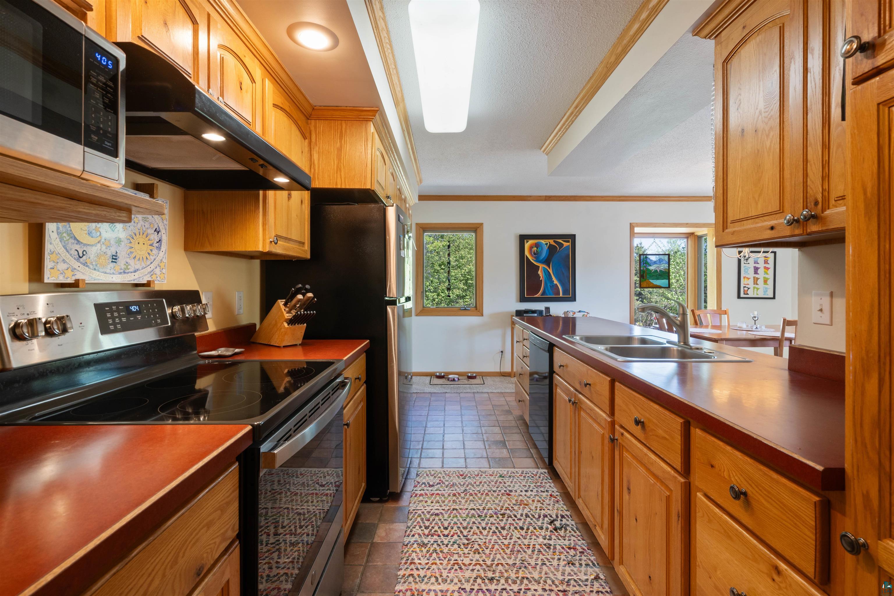 5306 Ivanhoe Street Duluth, MN 55804 - Photo 12 of 37