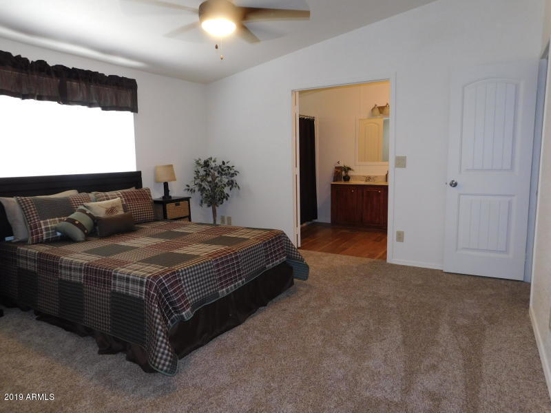 115 North Lakeshore Road Payson, AZ 85541 - Photo 10 of 22 Master bedroom