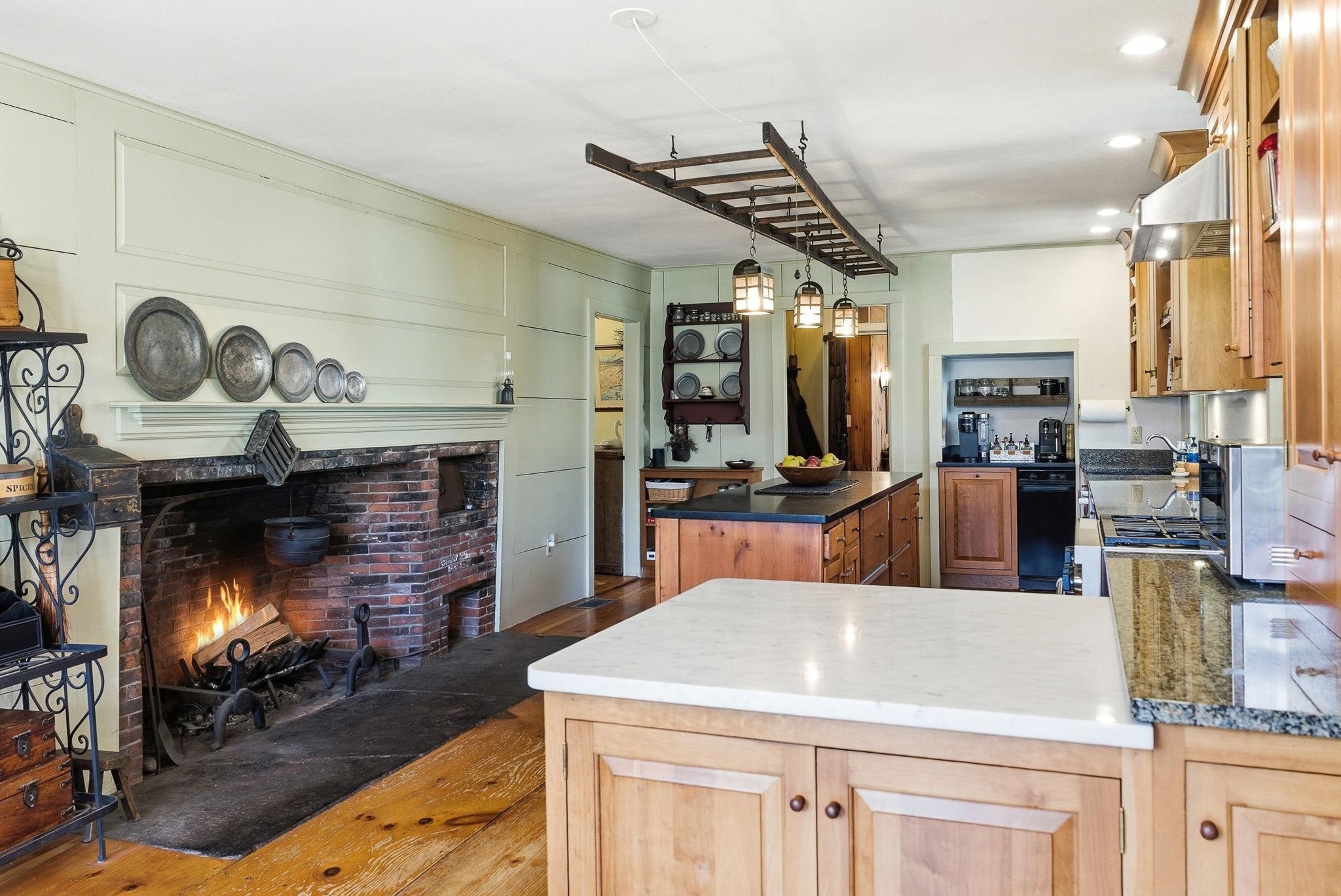 5 Old Manchester Road Amherst, NH 03031 - Photo 15 of 57