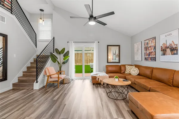 $425,000 | 5405 Meadow Crest, Austin, TX 78744