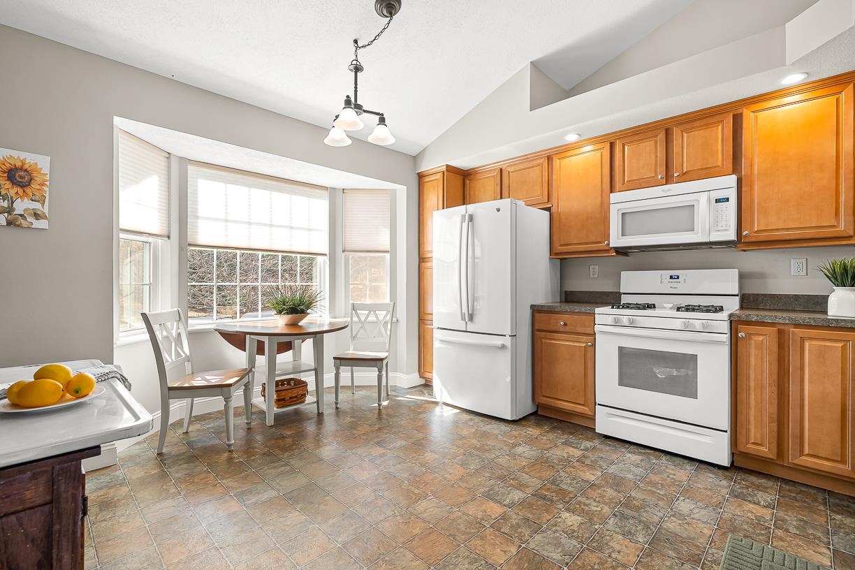 154 Hall Road Fremont, NH 03044 - Photo 9 of 32