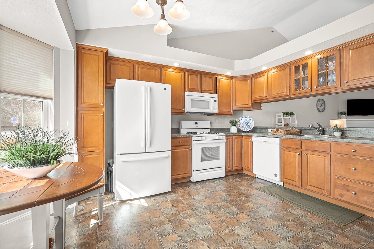 154 Hall Road Fremont, NH 03044 - Photo 10 of 32