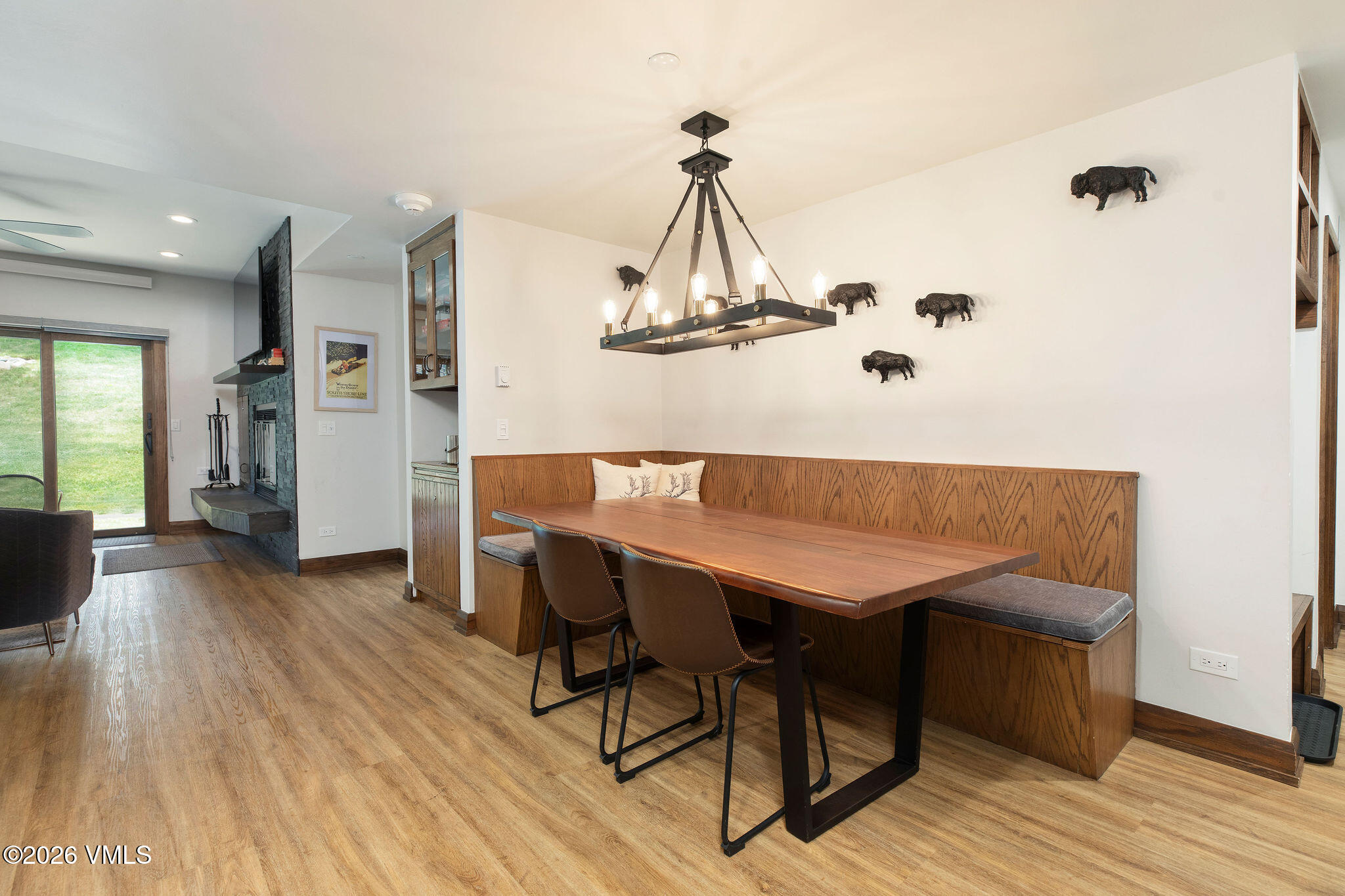 120 Offerson Road, Unit 5030 Avon, CO 81620 - Photo 5 of 14 2606_charter_5030_interior_dining_a