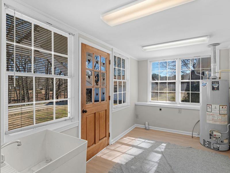 9300 Floyd Road Jonesboro, GA 30236 - Photo 25 of 34 a view of an empty room with a window and balcony
