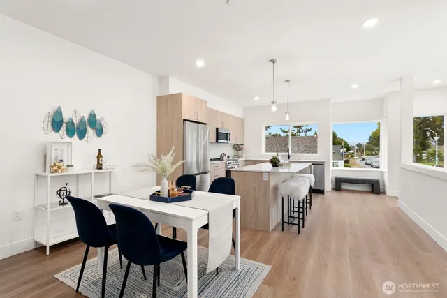 $4,675,800 | 117 Wells Avenue South, Unit A, Renton, WA 98057