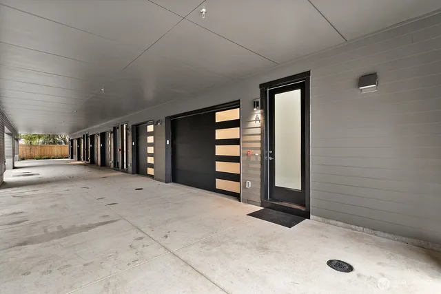 $4,675,800 | 117 Wells Avenue South, Unit A, Renton, WA 98057