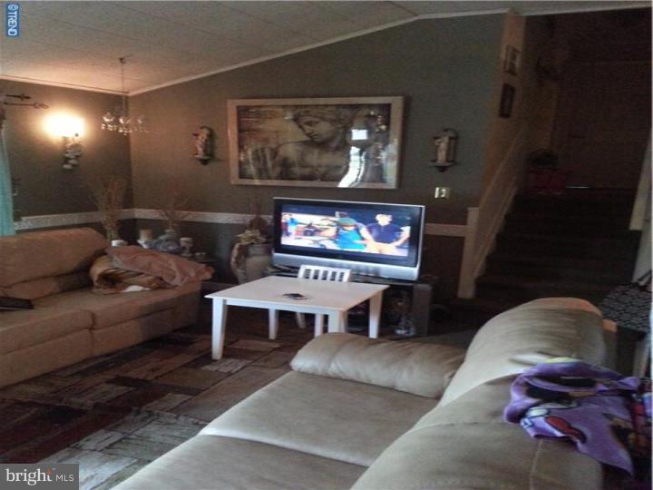 229 Somerset Road Deptford, NJ 08096 - Photo 3 of 9