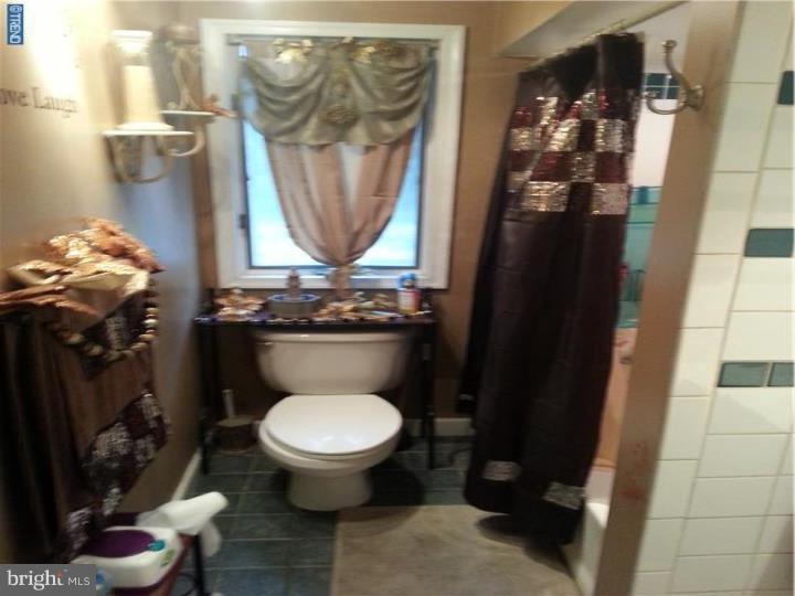 229 Somerset Road Deptford, NJ 08096 - Photo 5 of 9