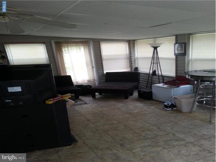 229 Somerset Road Deptford, NJ 08096 - Photo 7 of 9