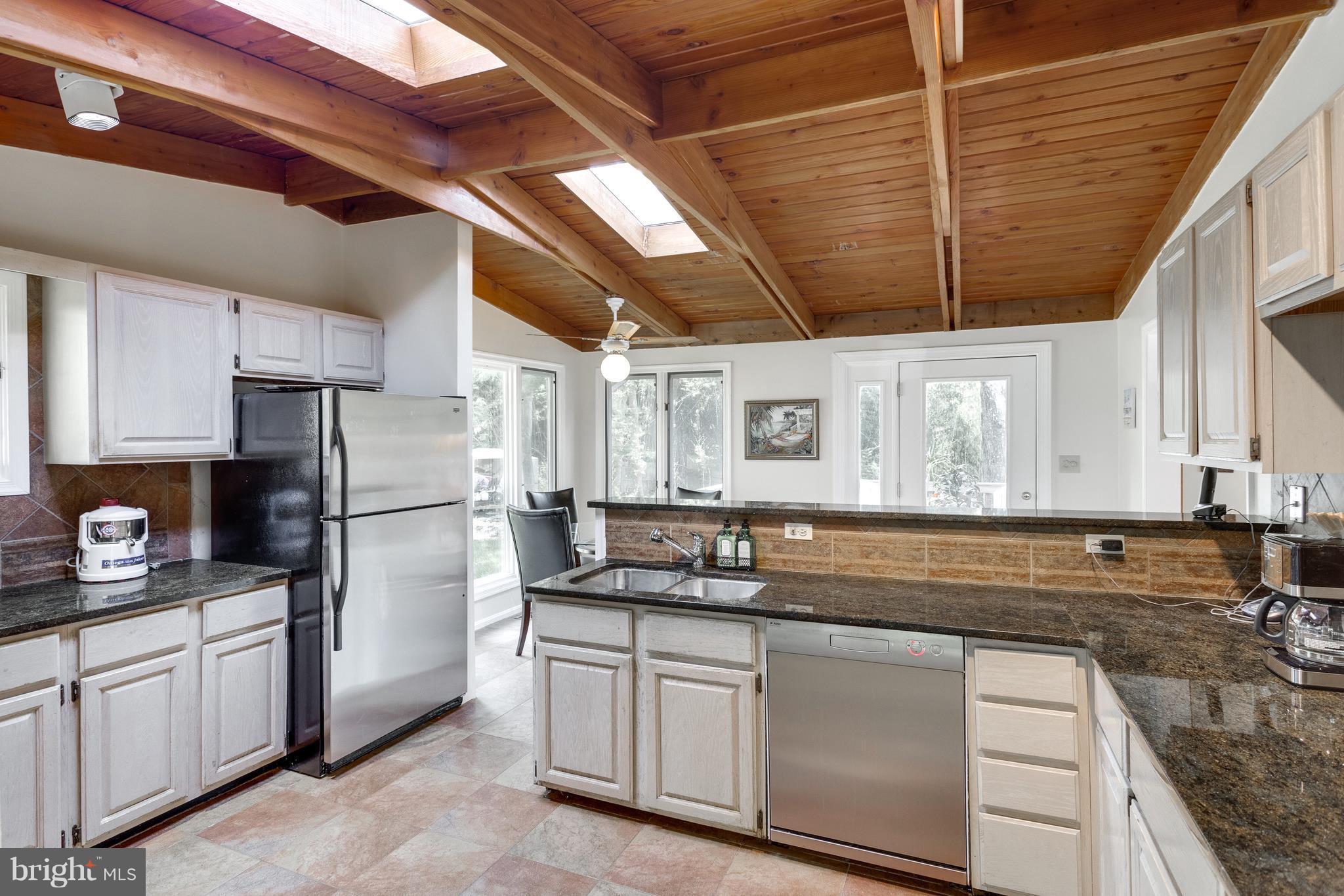 2909 Pine Spring Road Falls Church, VA 22042 - Photo 20 of 30 Kitchen