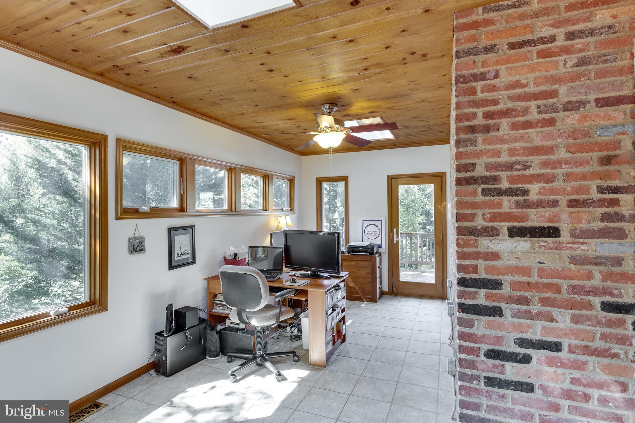 2909 Pine Spring Road Falls Church, VA 22042 - Photo 25 of 30 Sunroom