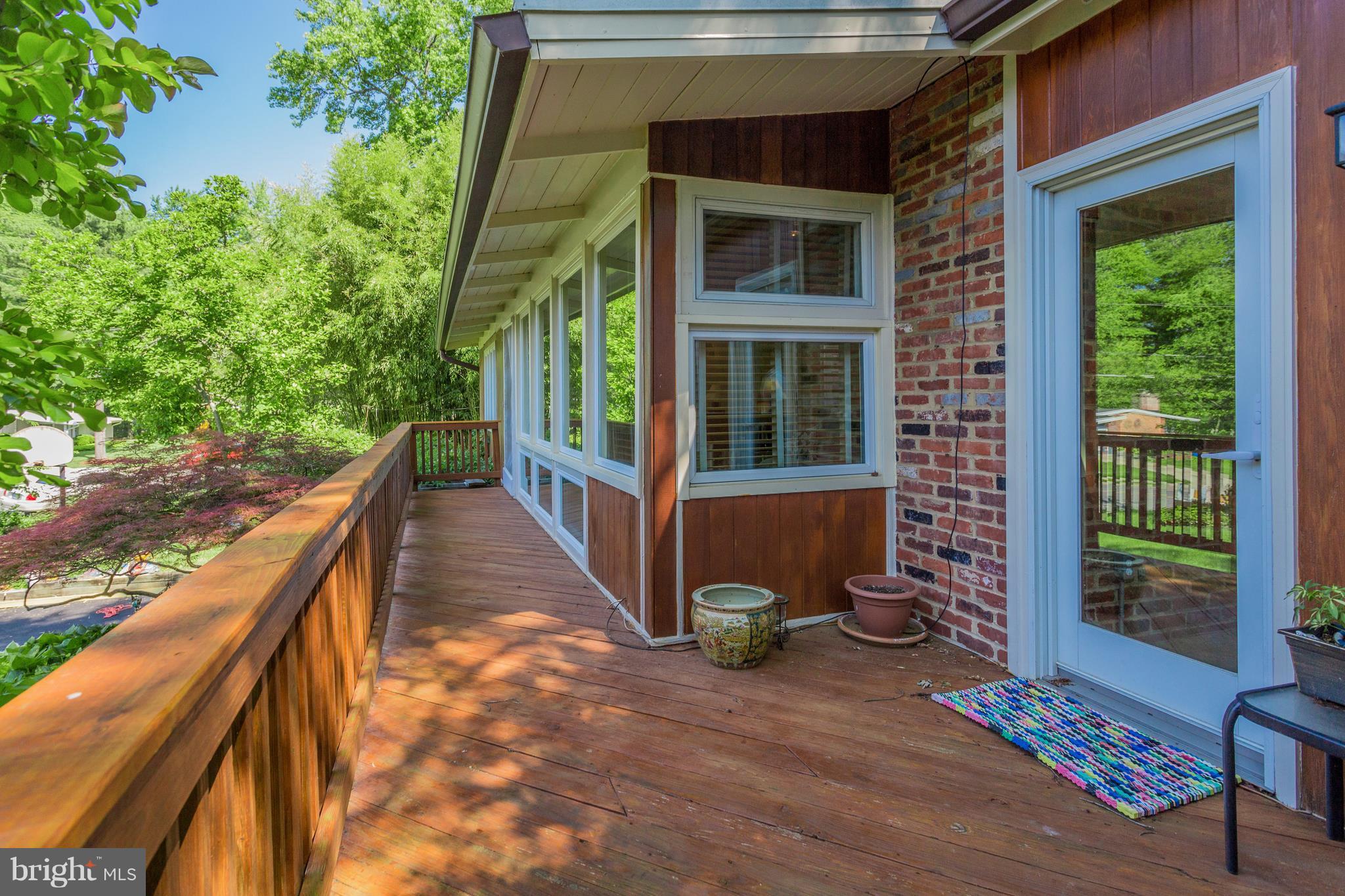 2909 Pine Spring Road Falls Church, VA 22042 - Photo 26 of 30 Deck