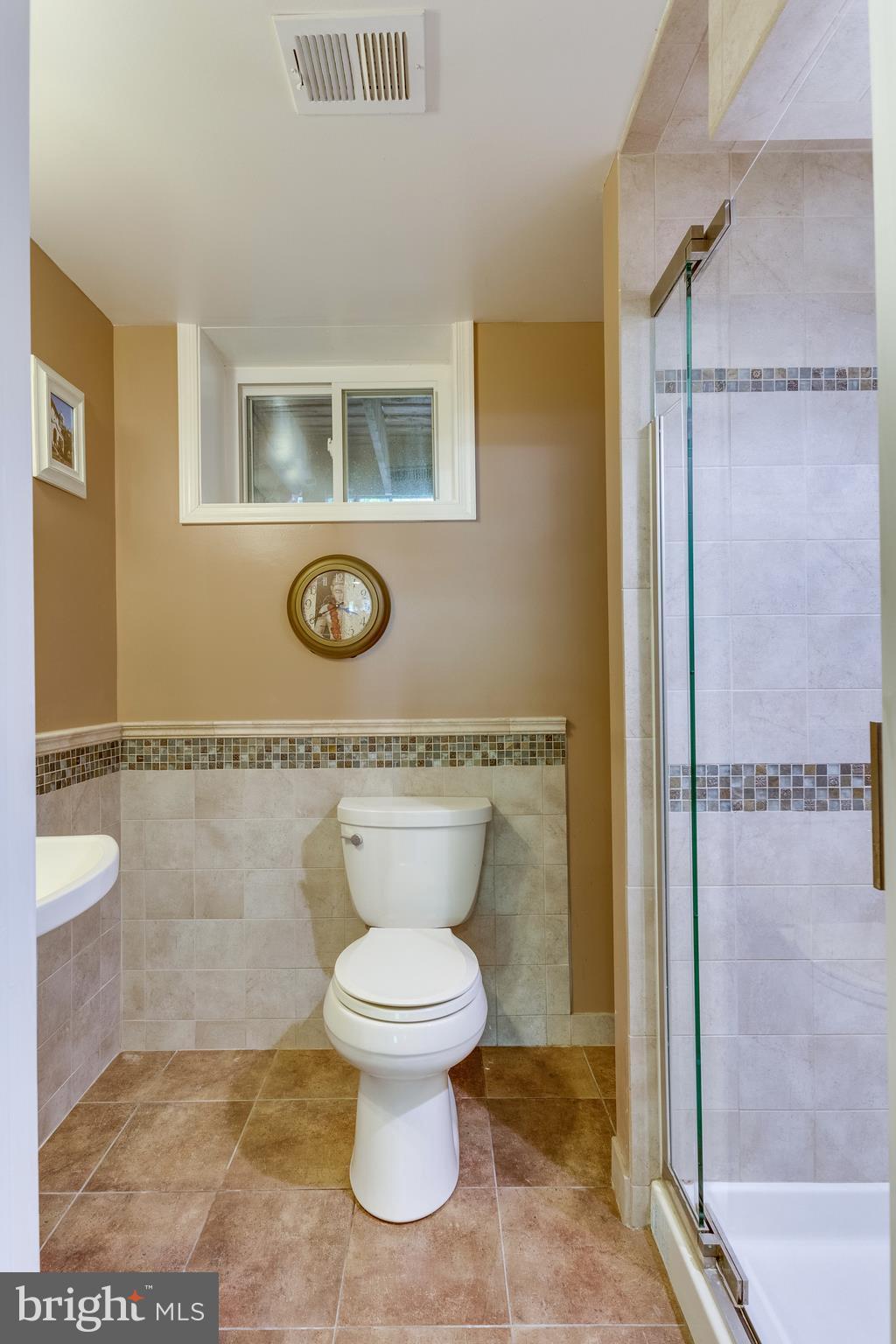2909 Pine Spring Road Falls Church, VA 22042 - Photo 9 of 30 Bath