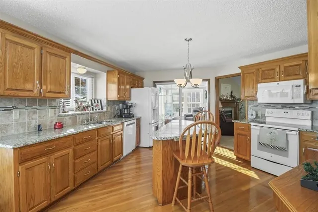 $369,900 | 1515 Northwest Primrose, Blue Springs, MO 64015