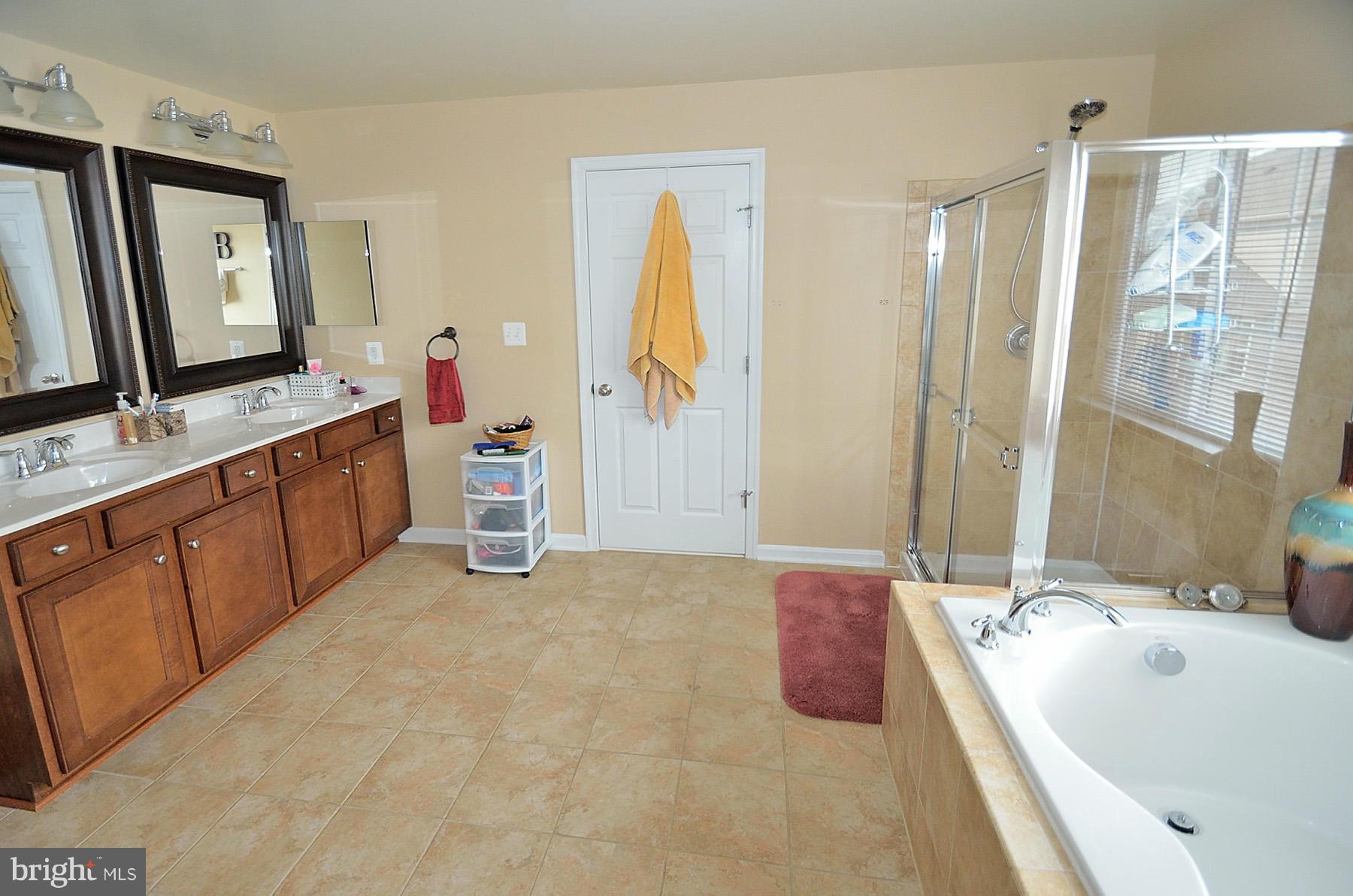 4253 Meyers Road Triangle, VA 22172 - Photo 17 of 30 Bath (Master)