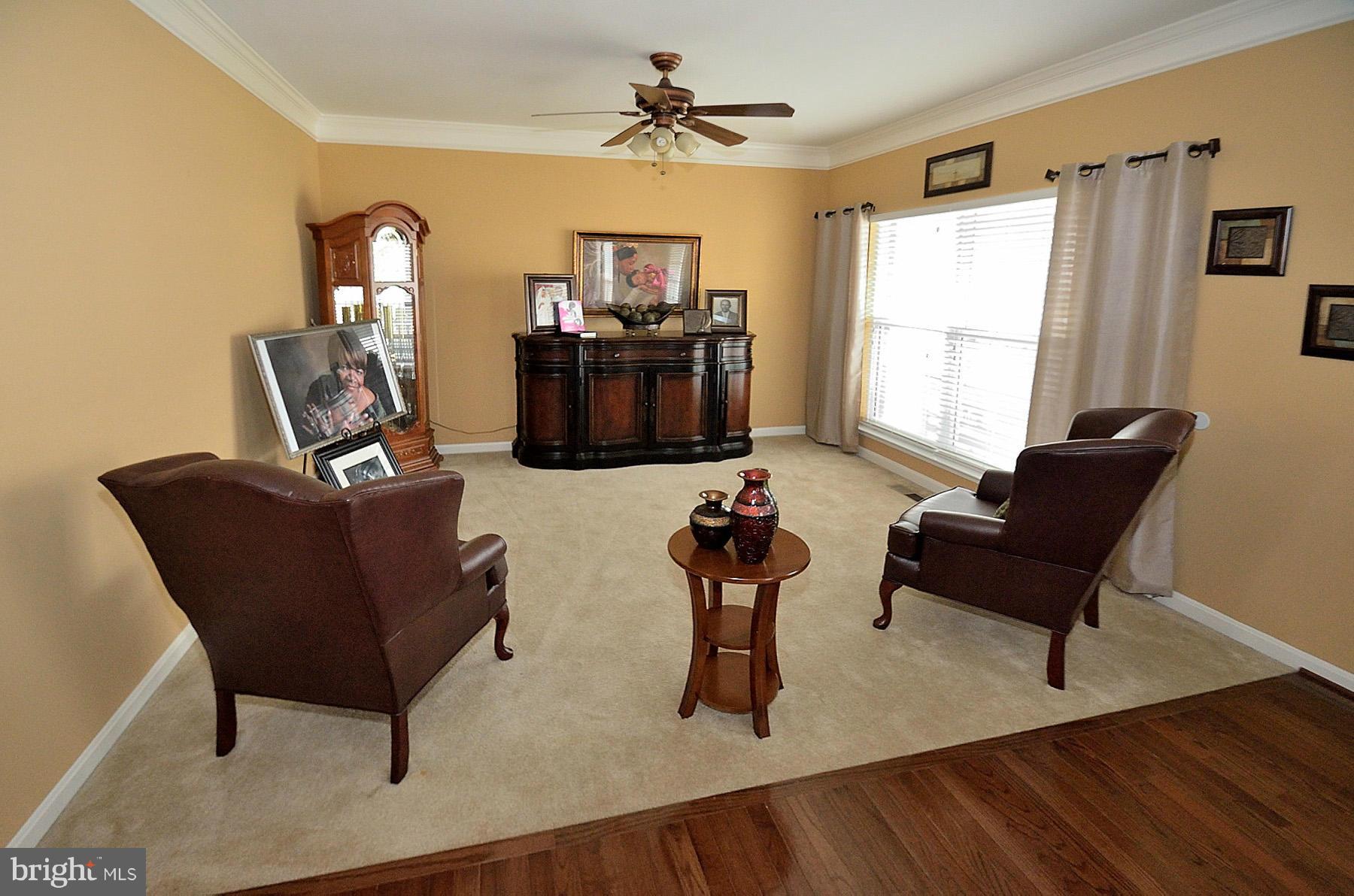 4253 Meyers Road Triangle, VA 22172 - Photo 3 of 30 Living Room