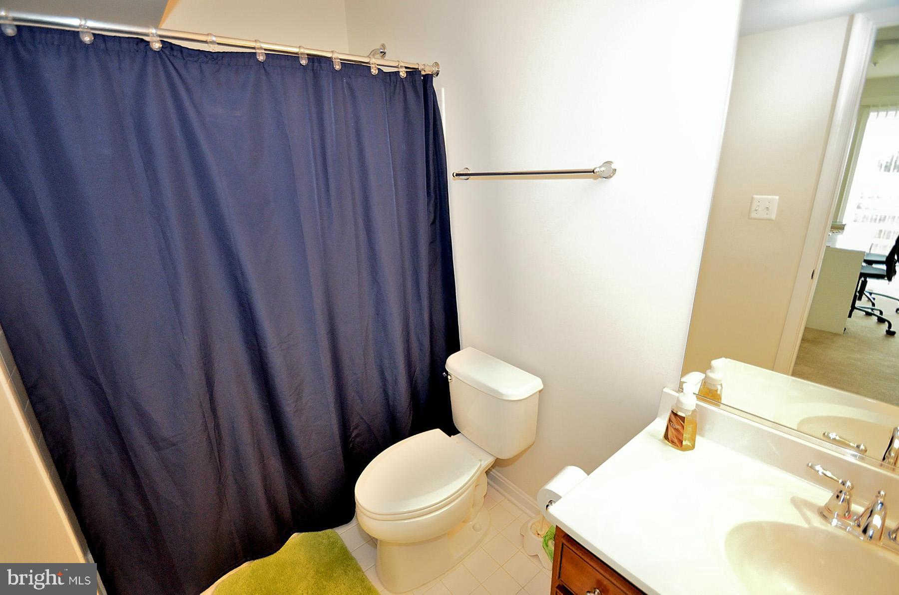 4253 Meyers Road Triangle, VA 22172 - Photo 28 of 30 Bath (Master)