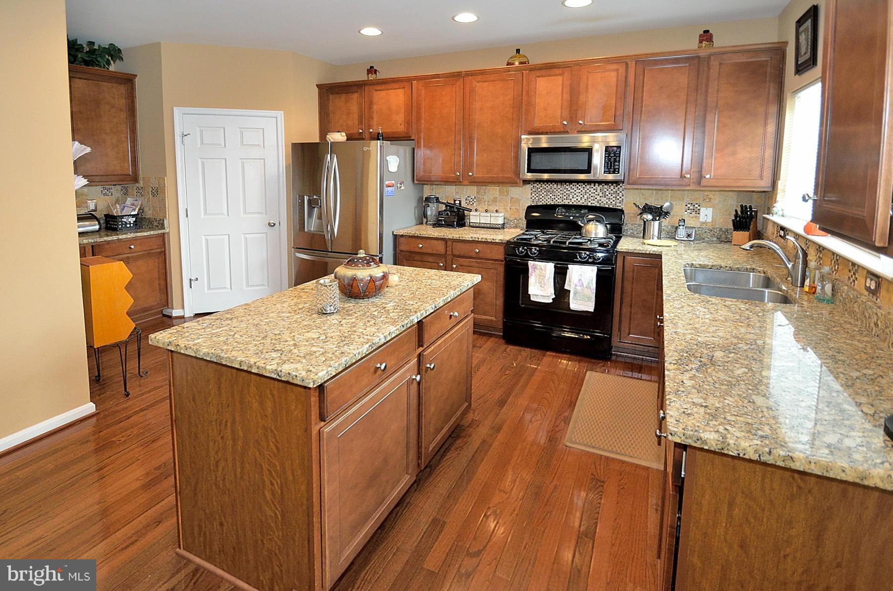 4253 Meyers Road Triangle, VA 22172 - Photo 10 of 30 Kitchen