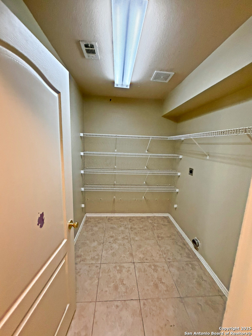 9626 Anderson Way Converse, TX 78109 - Photo 12 of 17 a view of a small space