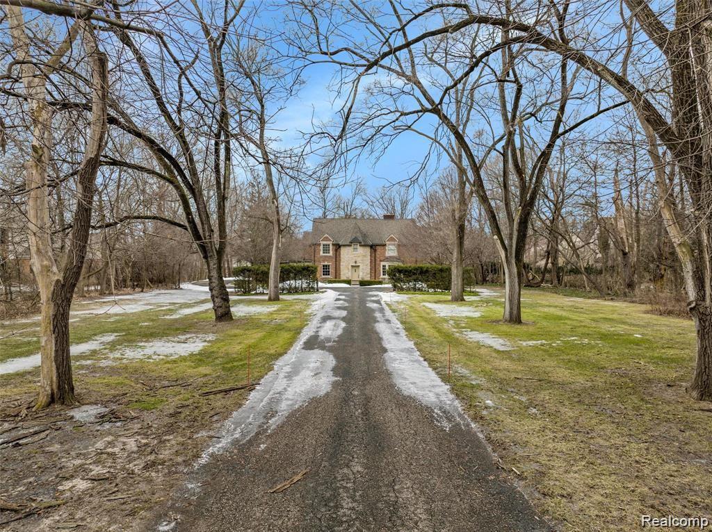 31241 Lahser Road Beverly Hills, MI 48025 - Photo 4 of 65