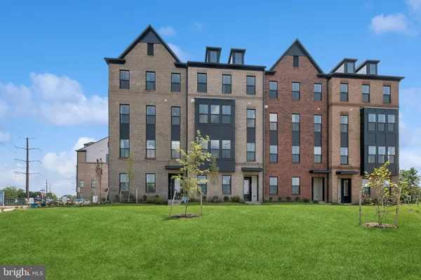 $596,990 | 14945 Deco Circle, Chantilly, VA 20151