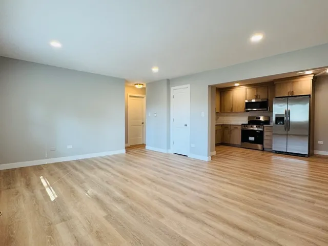 $1,950 | 1443 Homestead Road, Unit 1NW, La Grange Park, IL 60526