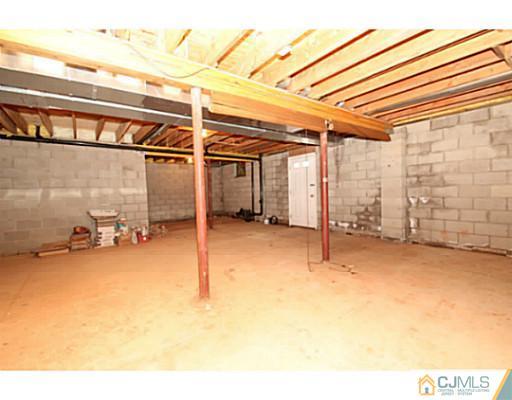 54 Kimberly Road Colonia, NJ 07067 - Photo 16 of 25 Gallery Image 16