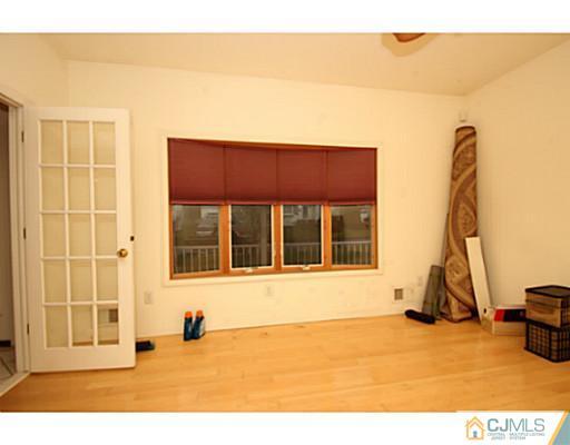 54 Kimberly Road Colonia, NJ 07067 - Photo 20 of 25 Gallery Image 20