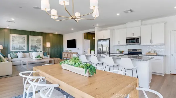 $713,295 | 27152 Lullaby Lane, Menifee, CA 92585