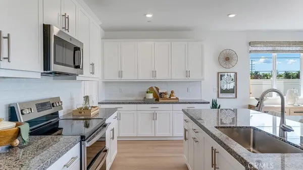 $713,295 | 27152 Lullaby Lane, Menifee, CA 92585