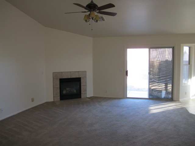 912 East Beverly Road Phoenix, AZ 85042 - Photo 4 of 10 3