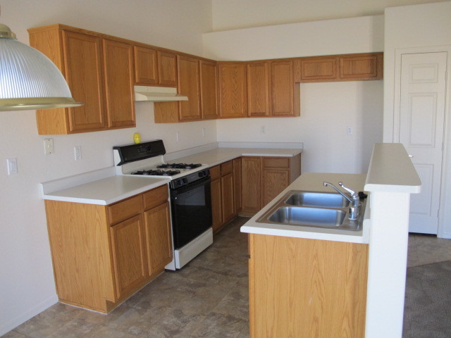 912 East Beverly Road Phoenix, AZ 85042 - Photo 6 of 10 5