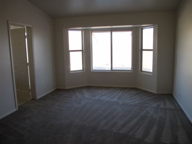 912 East Beverly Road Phoenix, AZ 85042 - Photo 7 of 10 6