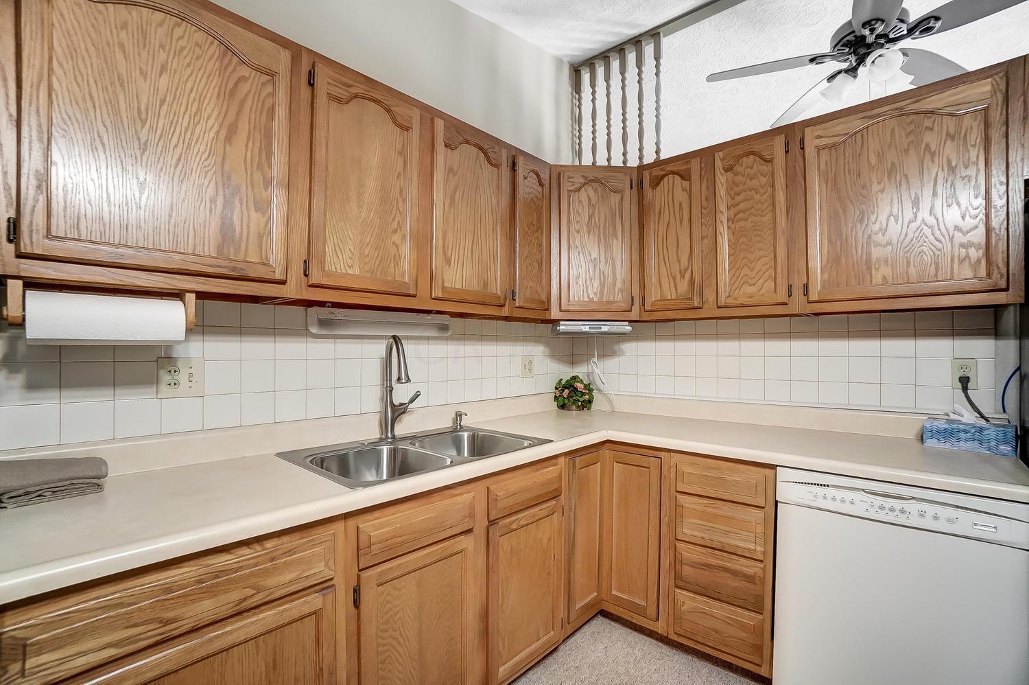 205 Topsfield Road Columbus, OH 43228 - Photo 9 of 47 Gallery Image 9