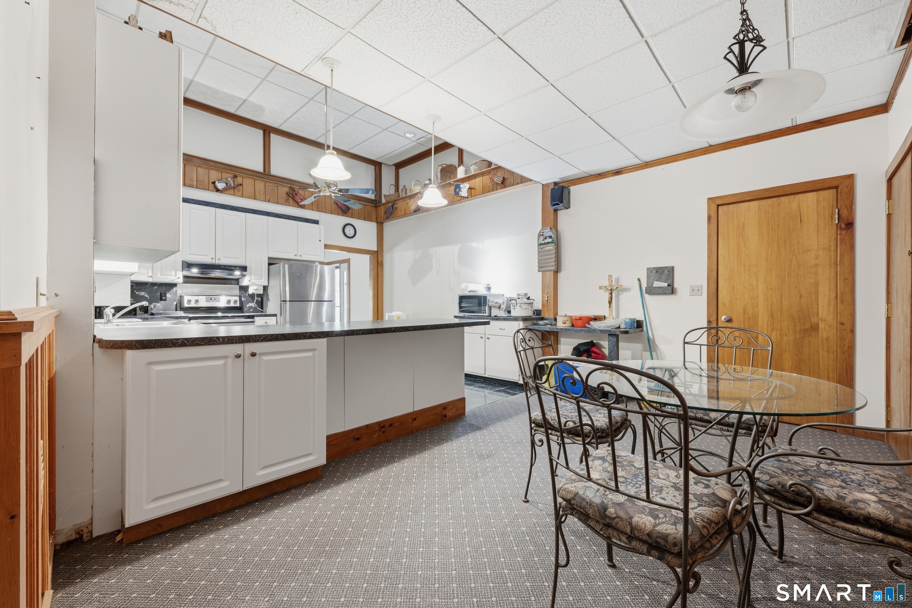 345 Rimmon Road Woodbridge, CT 06525 - Photo 11 of 40 First floor eat-in kitchen