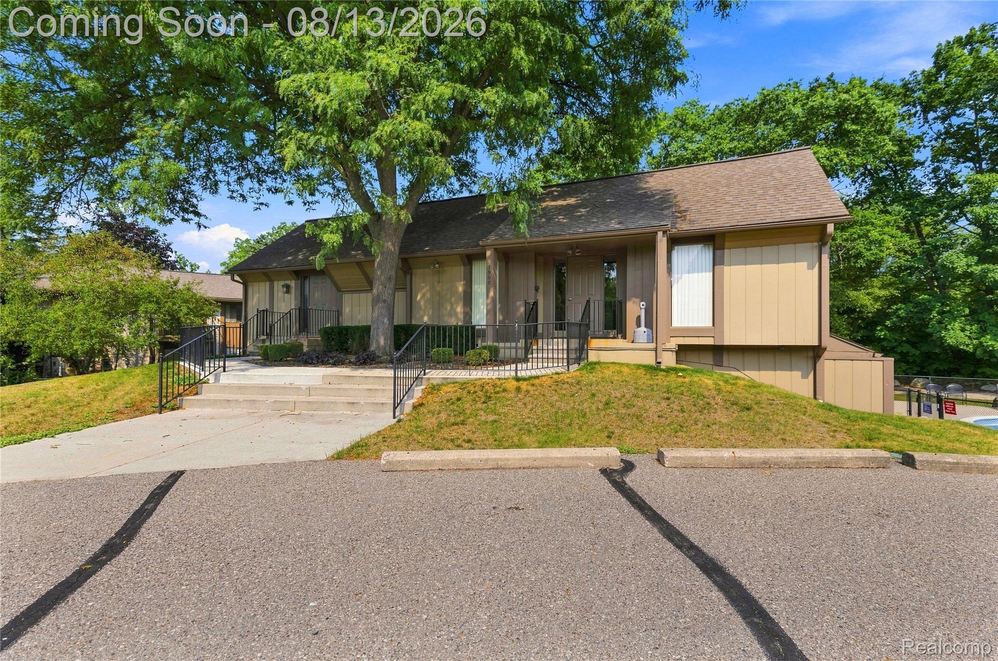 1855 Meadow Dale Court, Unit 18 Rochester, MI 48309 - Photo 34 of 37 26.jpg