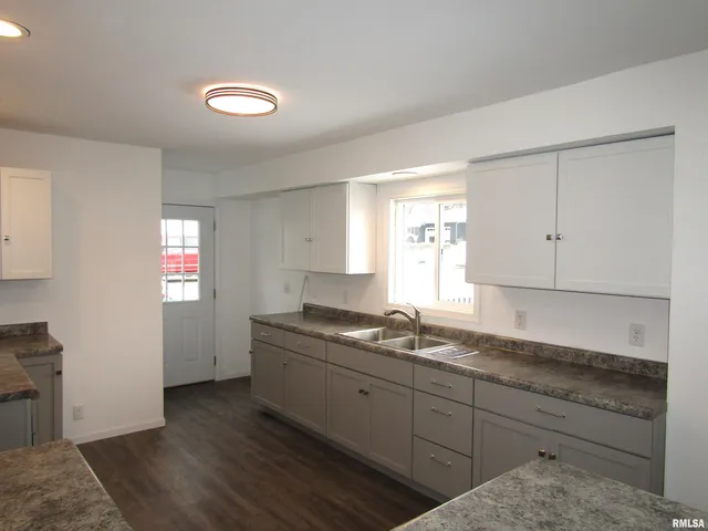 $144,900 | 510 West Milton Avenue, Lewistown, IL 61542