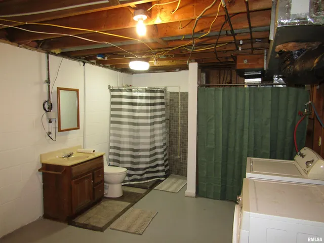 $144,900 | 510 West Milton Avenue, Lewistown, IL 61542