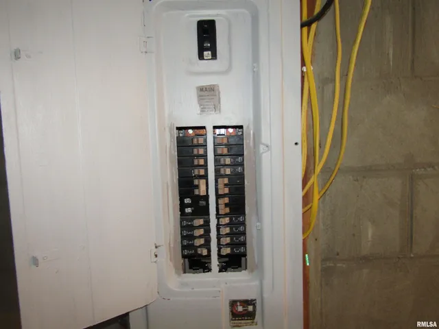 $144,900 | 510 West Milton Avenue, Lewistown, IL 61542