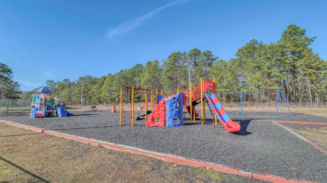 a view of a yard and entertaining space