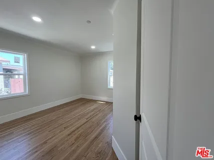 $3,995 | 8640 Baring Cross Street, Los Angeles, CA 90044