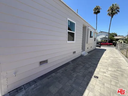 $3,895 | 8640 Baring Cross Street, Los Angeles, CA 90044