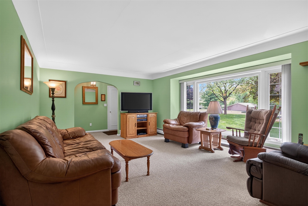 10260 Mack Island Road Grass Lake, MI 49240 - Photo 4 of 55