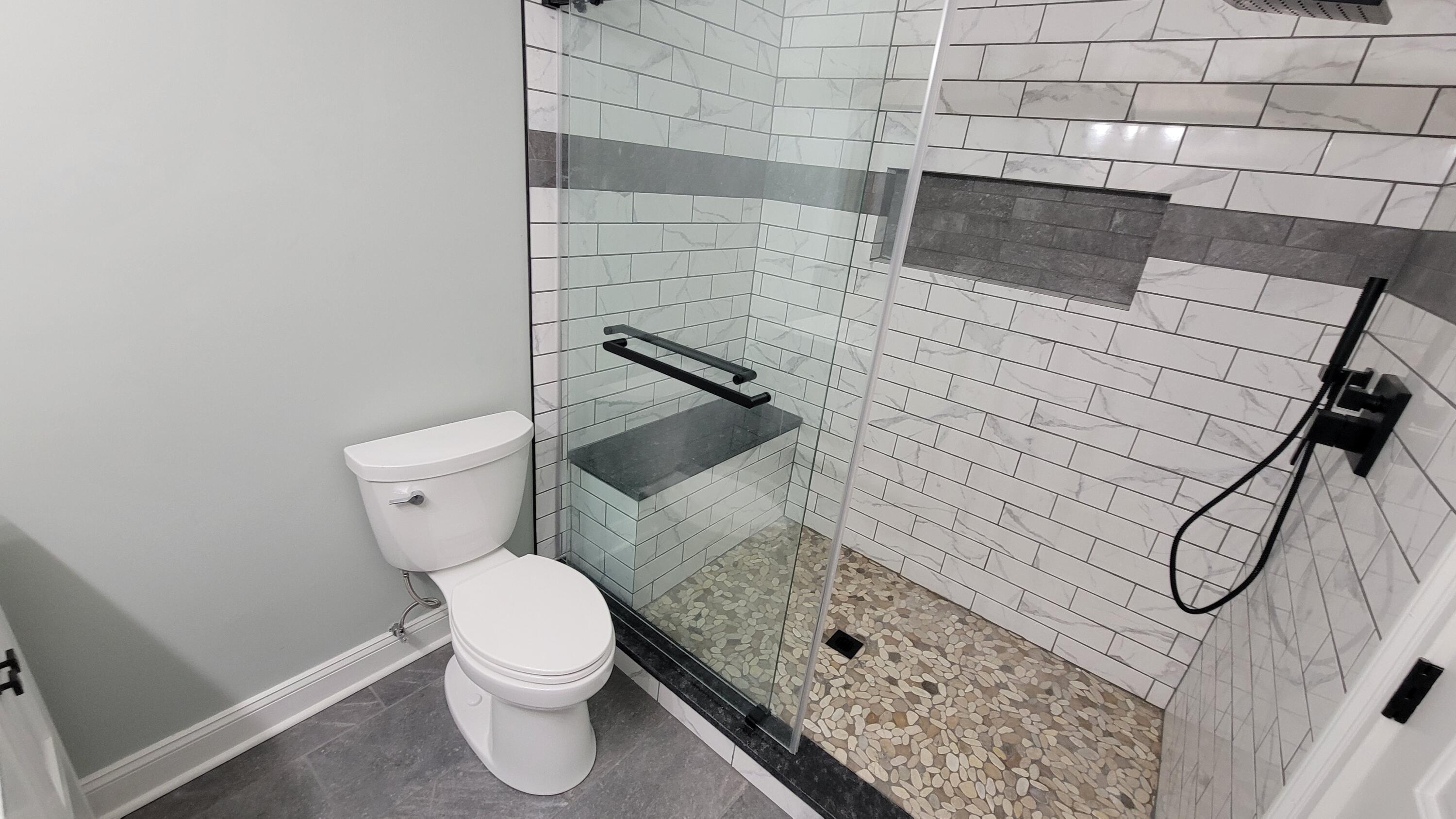 1333 Mapleton Avenue Charleston, SC 29412 - Photo 17 of 40 17Masterbath2